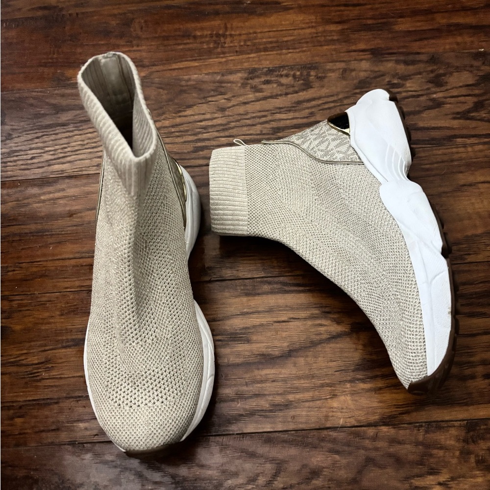 Michael Kors Beige/ Gold Knit Ankle Boots size 6